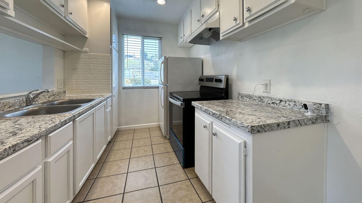 Primary Photo - PRICE REDUCTION!! Cozy 1 Bedroom, 1 Bathro...