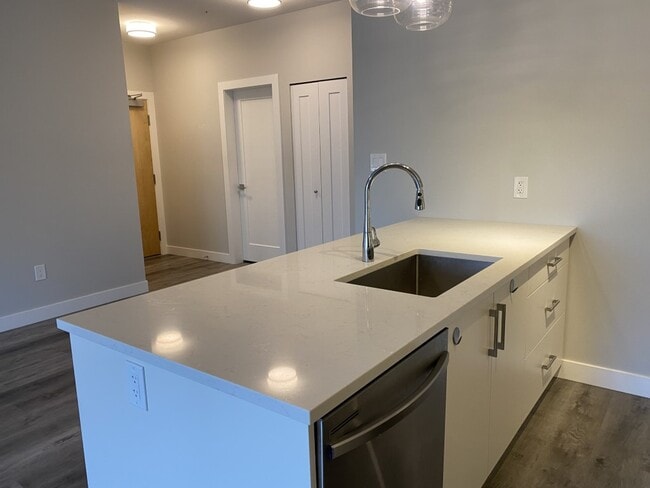 Building Photo - 20 Barsby Ave