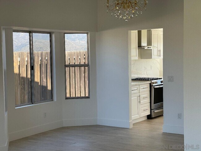 Foto del edificio - 2540 Wind River Rd