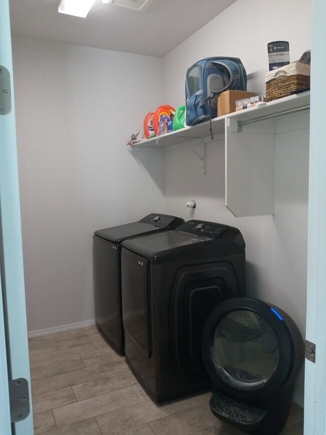 Foto del edificio - FOUR BEDROOM-SINGLE STORY-RIO RANCHO