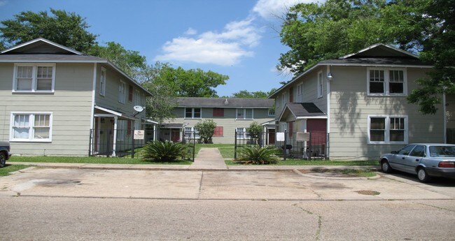 Building Photo - 159 Everett St