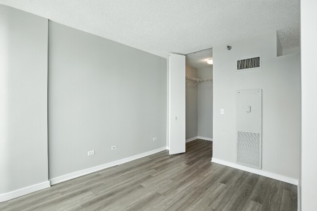 Foto del edificio - 341 E Ohio St