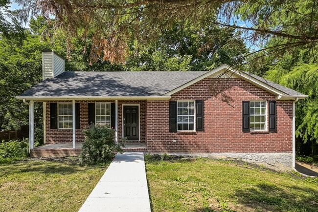 Building Photo - 1204 Cedarhill Dr