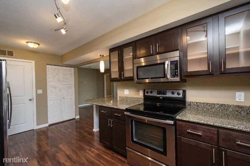 Foto principal - 1000 Oakcrest St