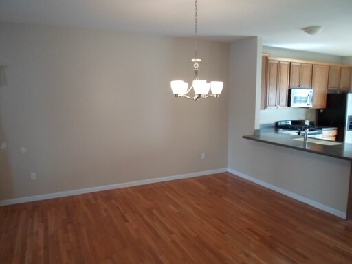 Building Photo - 259 Vivaron Ave