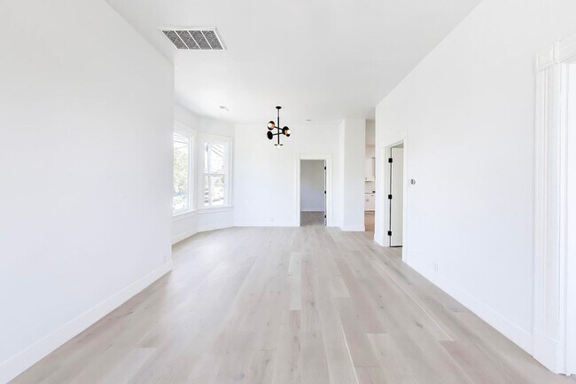 Foto del edificio - 6528 Raymond St