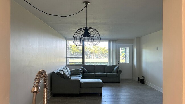 Foto del edificio - 2618 Cove Cay Dr