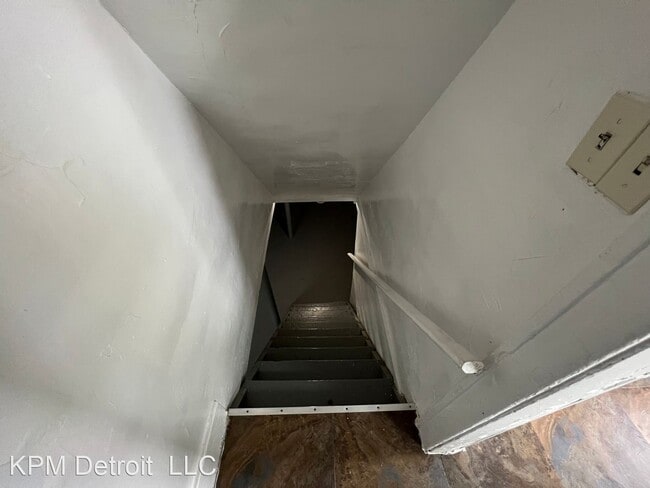 Building Photo - 5 br, 1 bath House - 17545 Asbury Park
