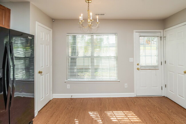 Foto del edificio - 4147 Broadstairs Dr SW