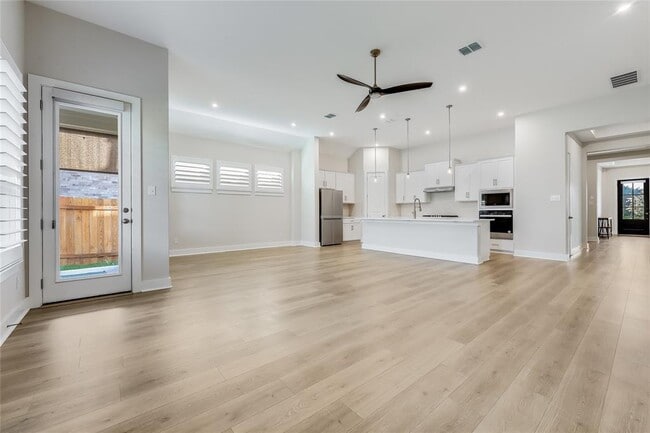 Foto del edificio - 8000 Sunrise Ravine Pass