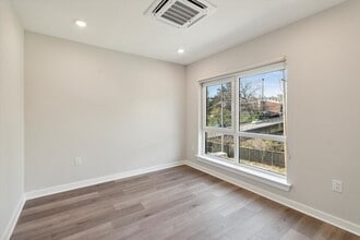 Interior Photo - The Peak at Scotts Lane