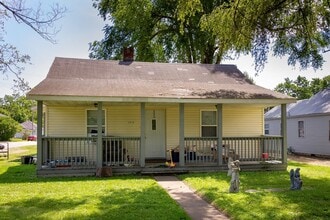 Building Photo - 2020 N Glenwood Ave