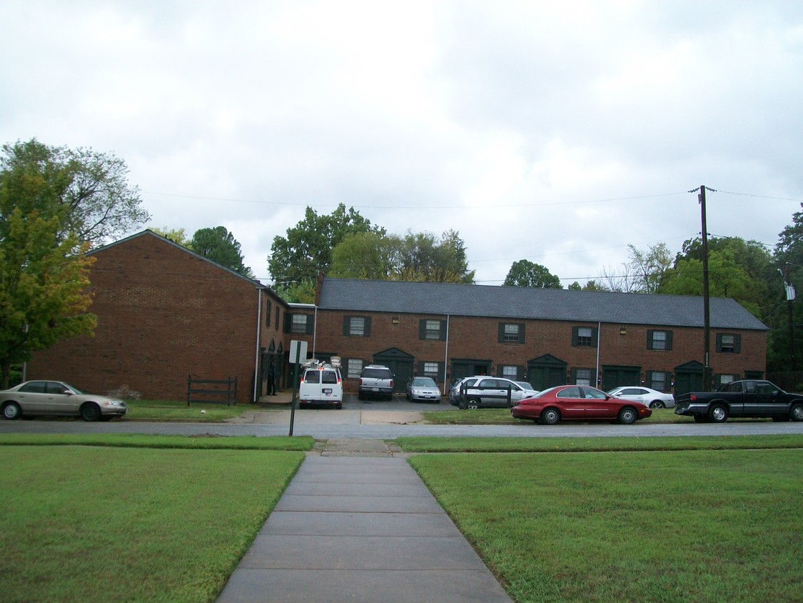 Primary Photo - 3201 Chamberlayne Ave