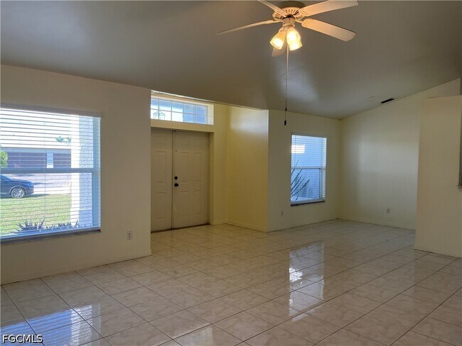 Foto del edificio - 1721 SW 16th Terrace