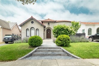Building Photo - 1949 N Catalina St