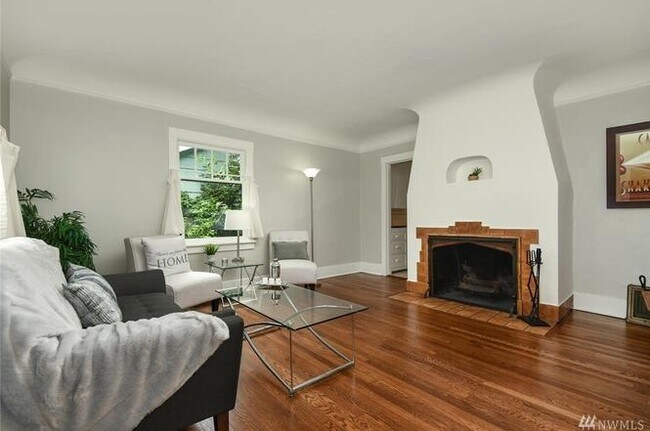 Building Photo - 905 N 103rd St