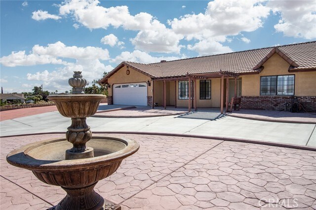 Building Photo - 57815 San Tropeze Dr
