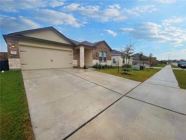 Foto del edificio - 322 Arnage Dr