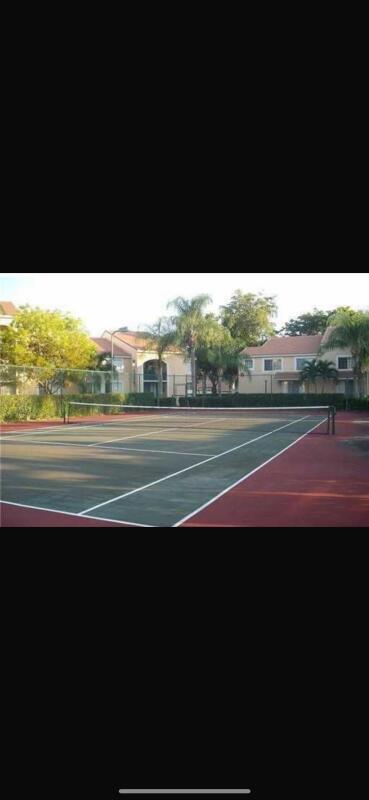 Foto del edificio - 1749 Village Blvd