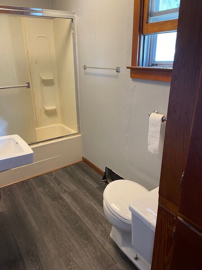 Foto del edificio - 2 Bedroom, 1 Bathroom Home located in Stan...