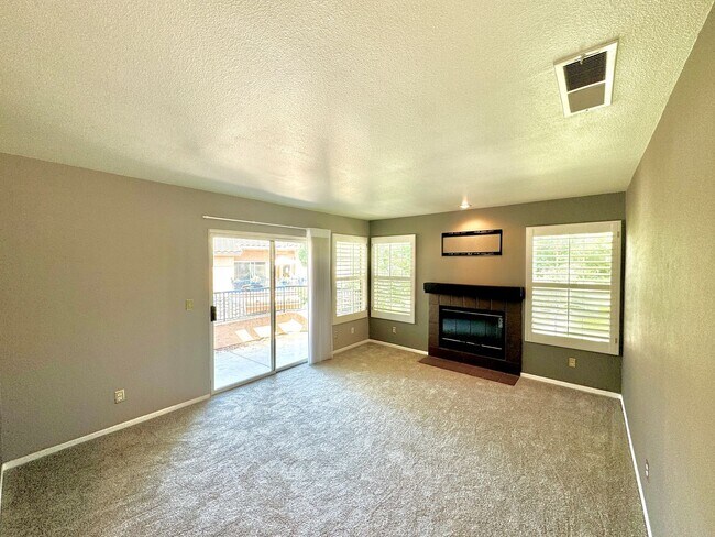 Building Photo - Great 2B/2BA Condo in Rancho Bernardo!