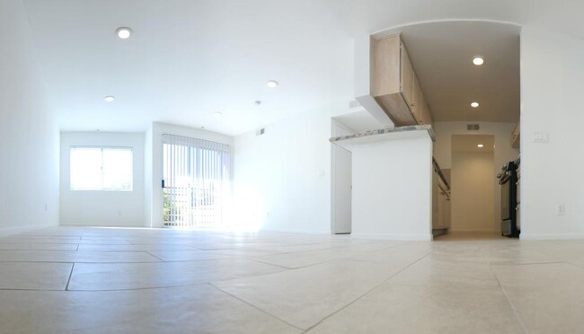 Building Photo - 1 bedroom in North Hollywood CA 91601