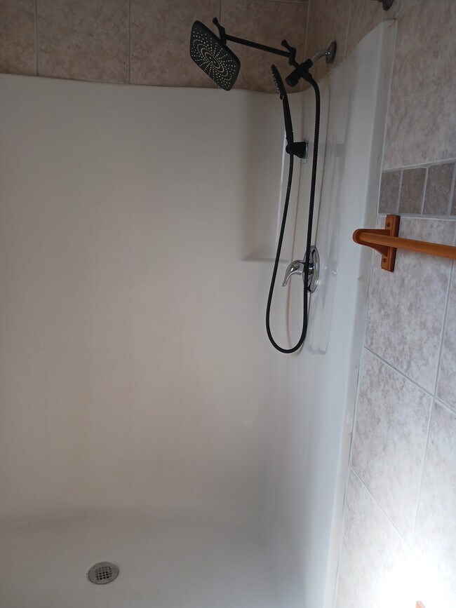 Foto del edificio - 4151 Pine Drop Ln