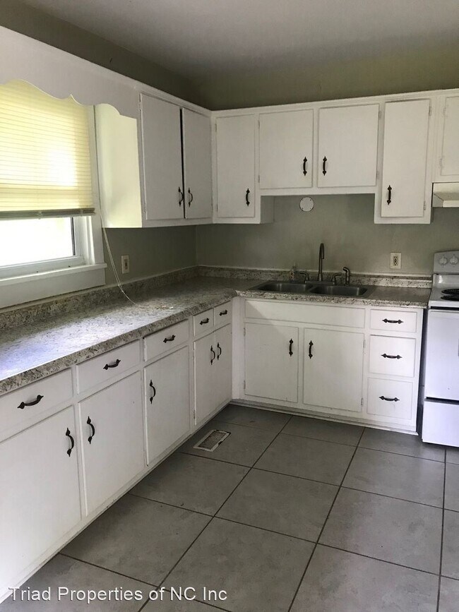 Building Photo - 3 br, 1 bath House - 1609 Fairview St