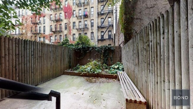 Foto del edificio - 335 E 92nd St