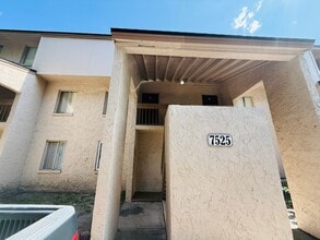 Building Photo - 7525 Pitch Pine Cir
