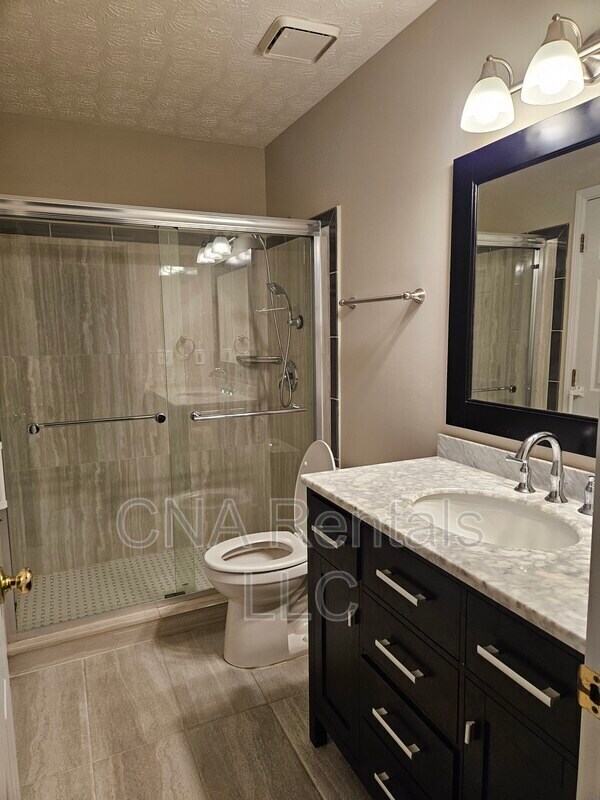 Building Photo - 4635 Hampton Square Dr
