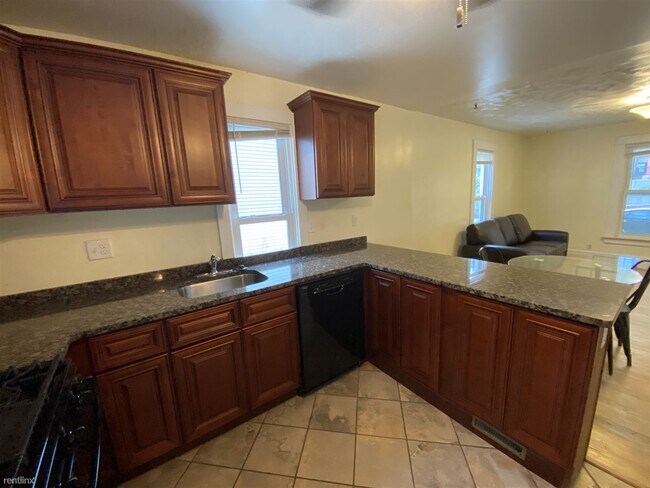 Building Photo - 3 br, 2 bath House - 622 S Ashley St