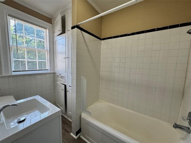 Building Photo - 105 Arlington Rd