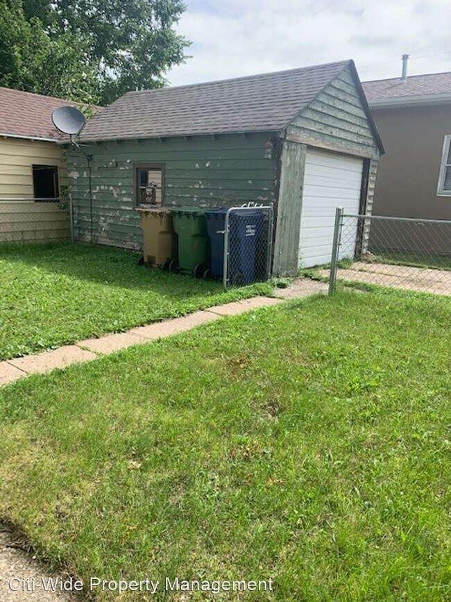 324 8th St SE, Watertown, SD 57201 House Rental in Watertown, SD