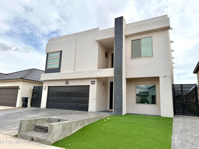 Building Photo - 12824 Linstead Ave