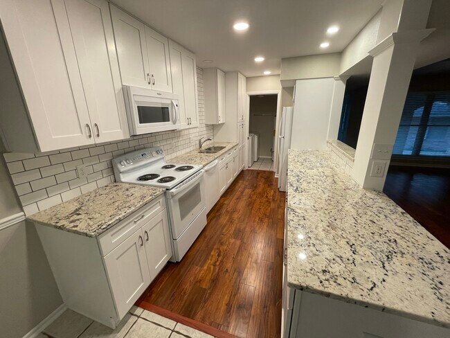 Foto del edificio - 3434 Northmoor St