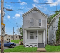 Building Photo - 862 Grove Ave