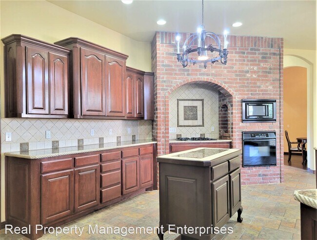 Foto del edificio - 4 br, 3 bath House - 8821 NW 120th St