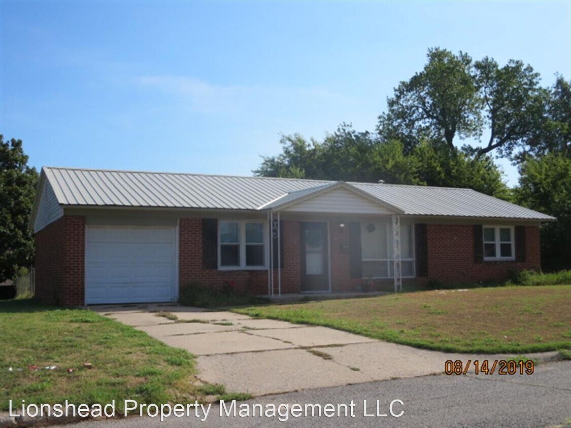 4 br, 1.5 bath House 6021 NW 60th House for Rent in Warr Acres, OK