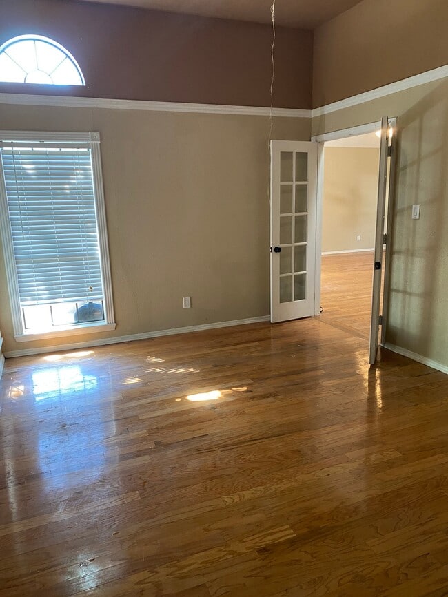 Building Photo - 5203 Sutton Ct