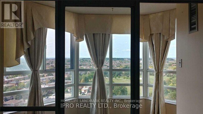 Photo du bâtiment - 50 Kingsbridge Garden Cir