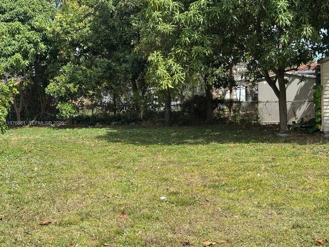 Foto del edificio - 16981 NE 8th Ct