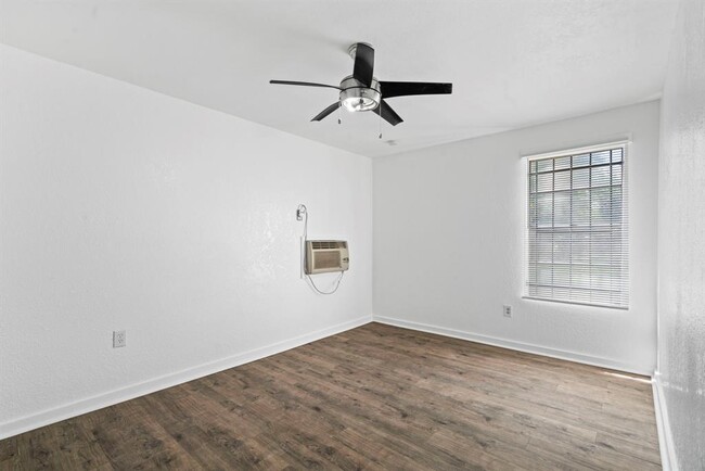 Building Photo - 7430 Mount St
