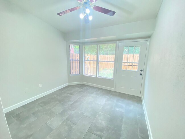 Foto del edificio - 208 Egret Ct