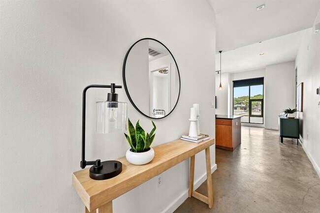 Foto del edificio - 2525 S Lamar Blvd