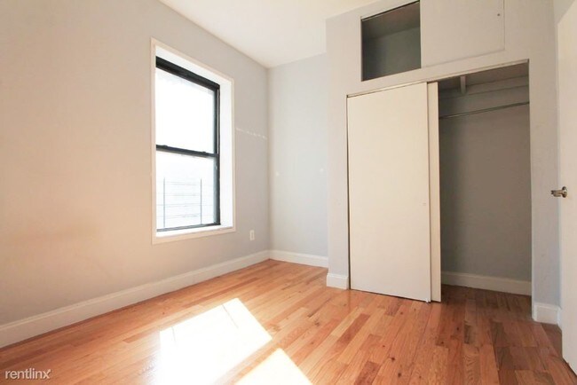 Foto del edificio - 2 br, 1 bath Apartment - 240 Audubon Ave