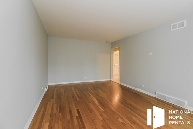 Building Photo - 400 Broker Ave