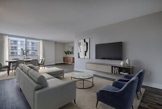 Building Photo - Royal Oak Terrace