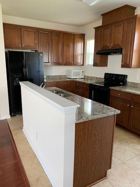 Foto del edificio - 1182 Bethpage Dr
