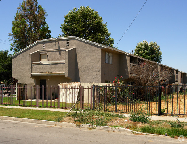 Building Photo - Windrush Apartment Community